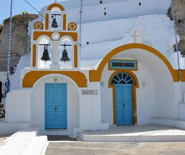 Vineyards Hill * Megalochori (Santorini)