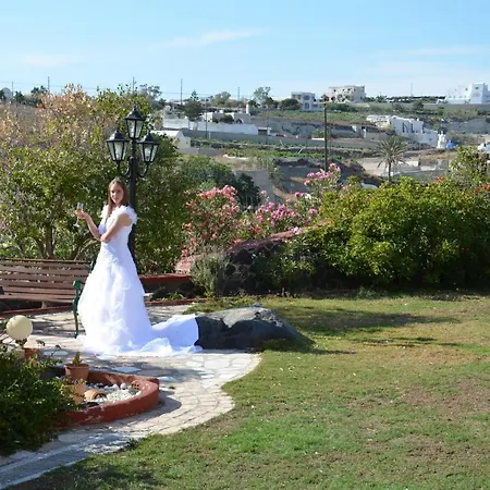 Vineyards Hill * Megalochori (Santorini)